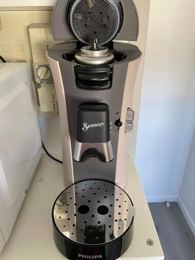 カンペールImmeuble Les Perdrixアパートメント エクステリア 写真